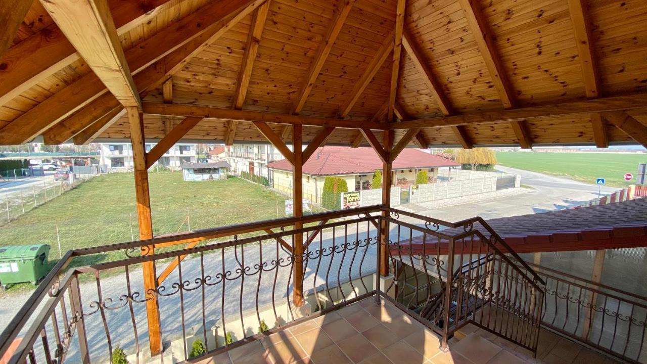 Apartmanovy Dom Flora Veľký Meder Eksteriør bilde