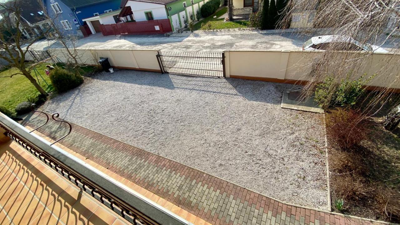 Apartmanovy Dom Flora Veľký Meder Eksteriør bilde