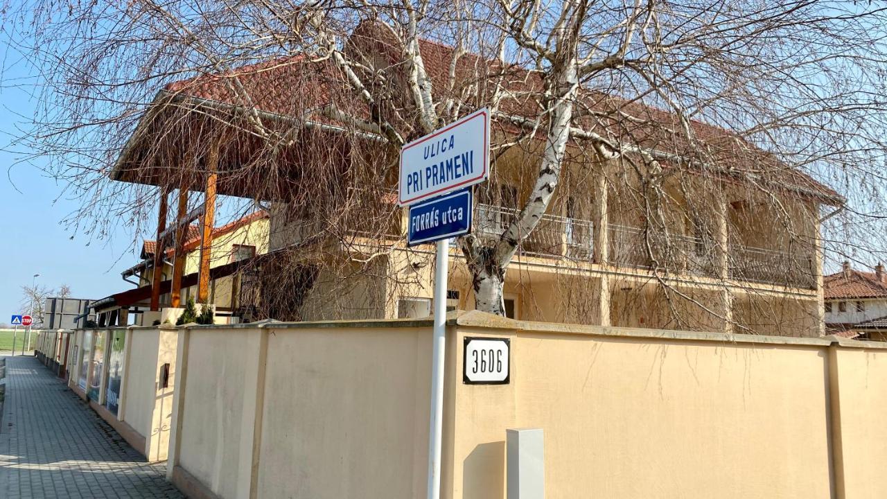 Apartmanovy Dom Flora Veľký Meder Eksteriør bilde