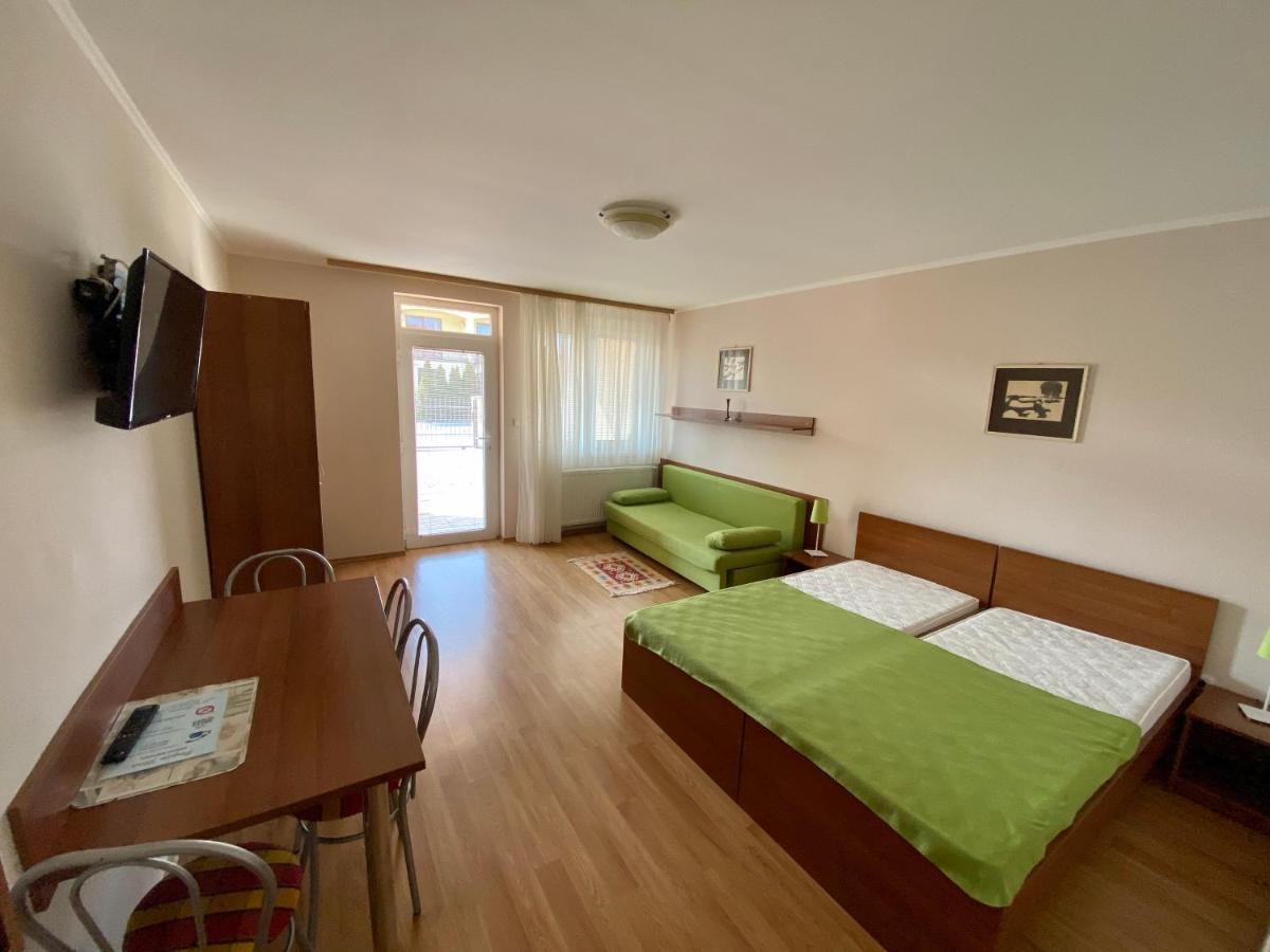 Apartmanovy Dom Flora Veľký Meder Eksteriør bilde